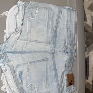 American Eagle Size 4 distressed shorts